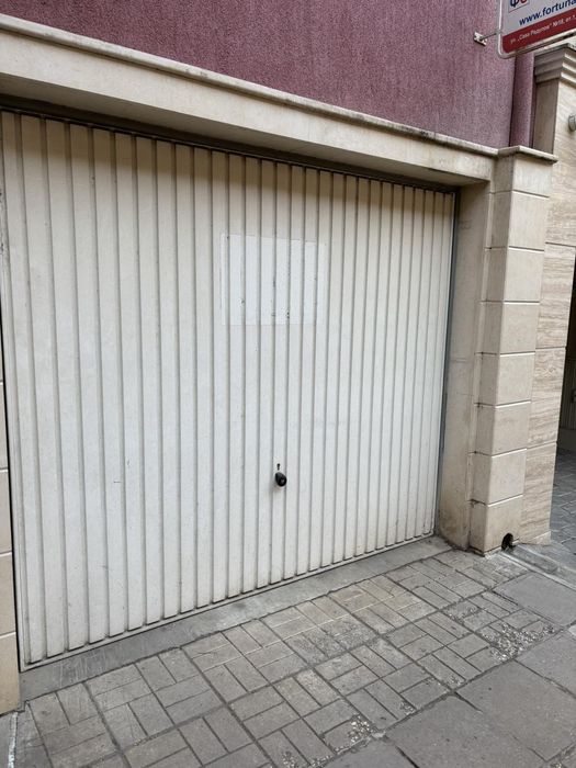 Продава се Гараж / Паркомясто в Варна, Спортна зала - 150 кв.м за 634 €/кв.м - Снимка #1