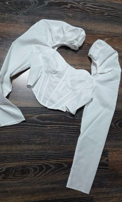 Top elegant cu fermoar