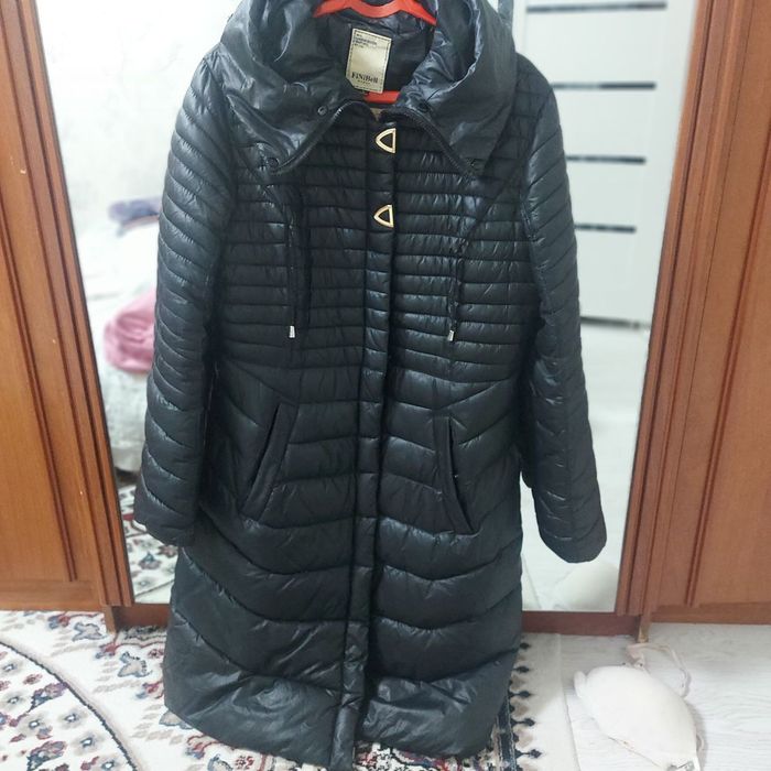 Qishga qalin kurtka sotiladi 300000ming razmeri L