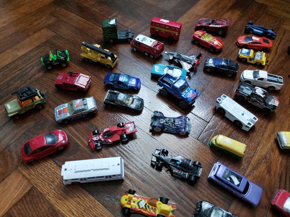 Machete masinute metal Dinky Toys 1940 Matchbox hot wheels Originale!