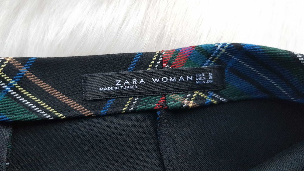 Дамска карирана пола ZARA S/М - НОВА