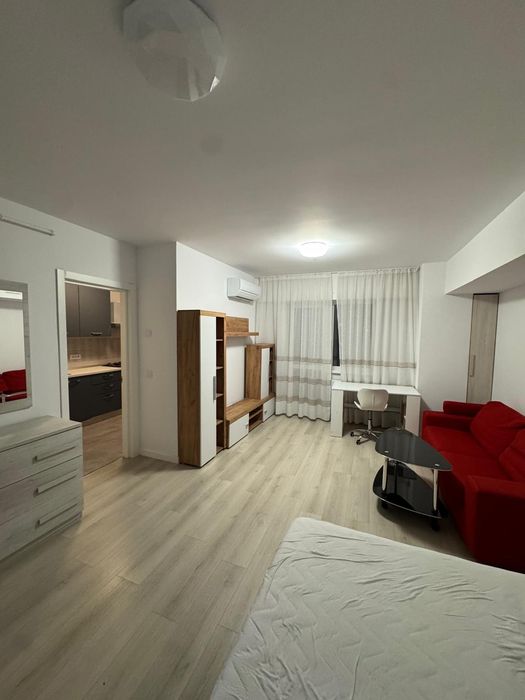 Privat închiriază apartament
