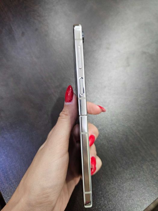 Samsung Z Flip 5 256GB