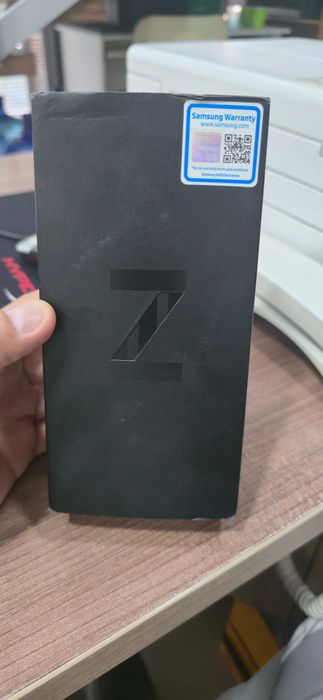 Samsung Galaxy Z Flip 256GB ideal holatda sotiladi