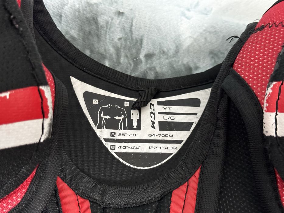 Продам хоккейную форму