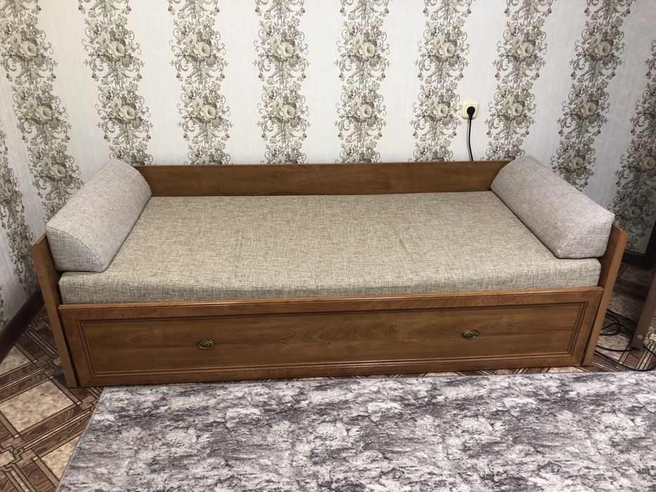 Продам гарнитур