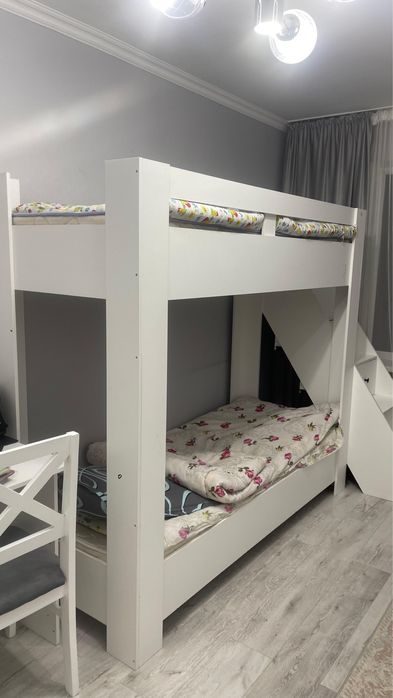 двухяростный кровать