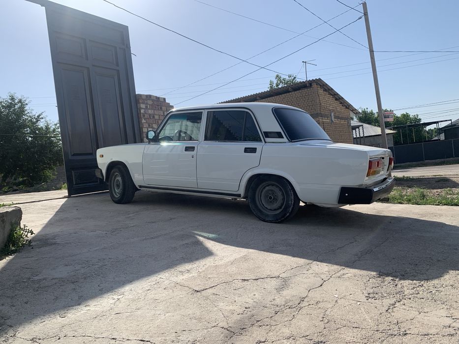 Vaz 2107 sotiladi holati yahshi 2009 yil