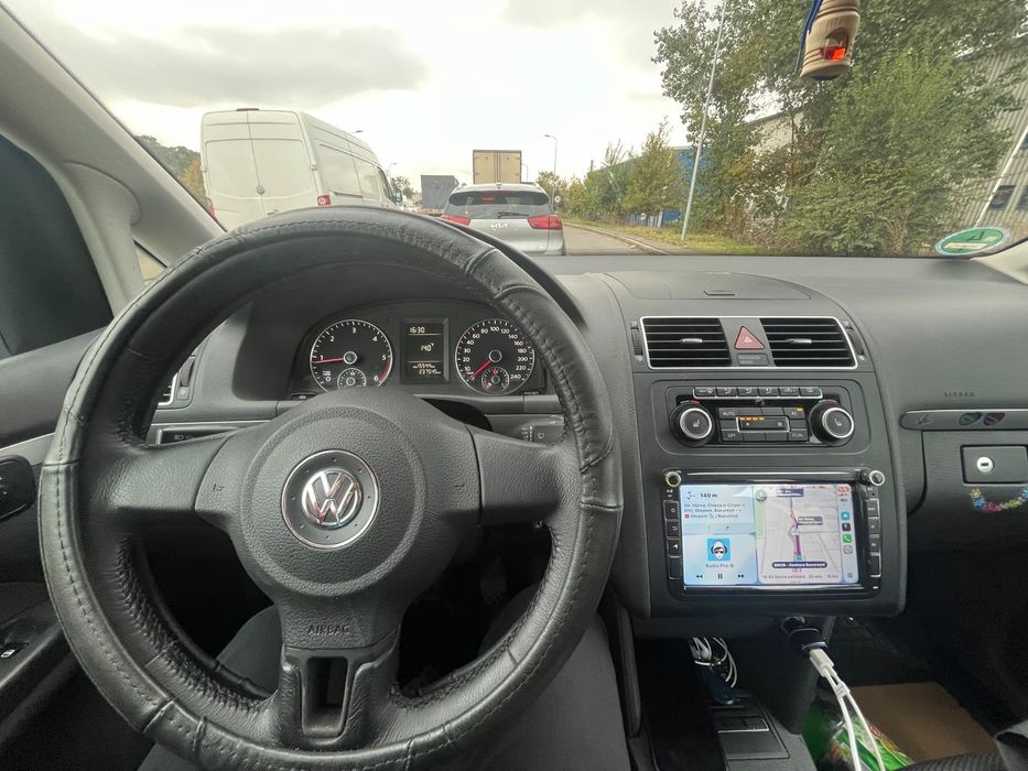 VOLKSWAGEN Touran 2012 — imagine 3
