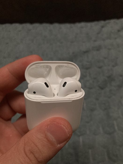 Продам airpods 2 оригинал