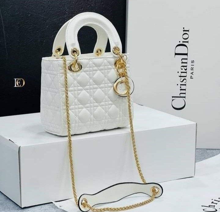 Geanta mini Dior,super model, accesorii metalice aurii, saculet, etich