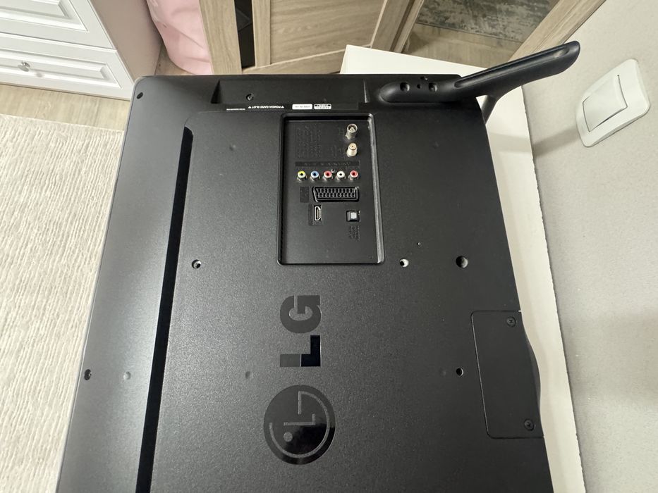 Телевизор Lg в хорошем состоянии