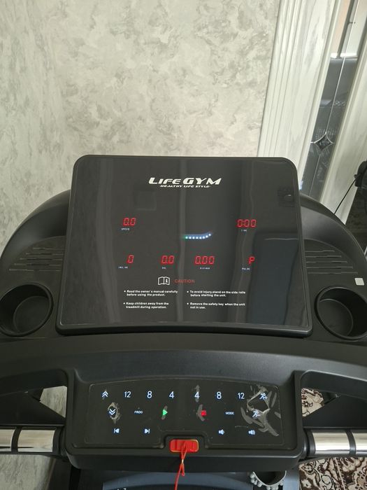 Беговая дорожка Life Gym LGM-601