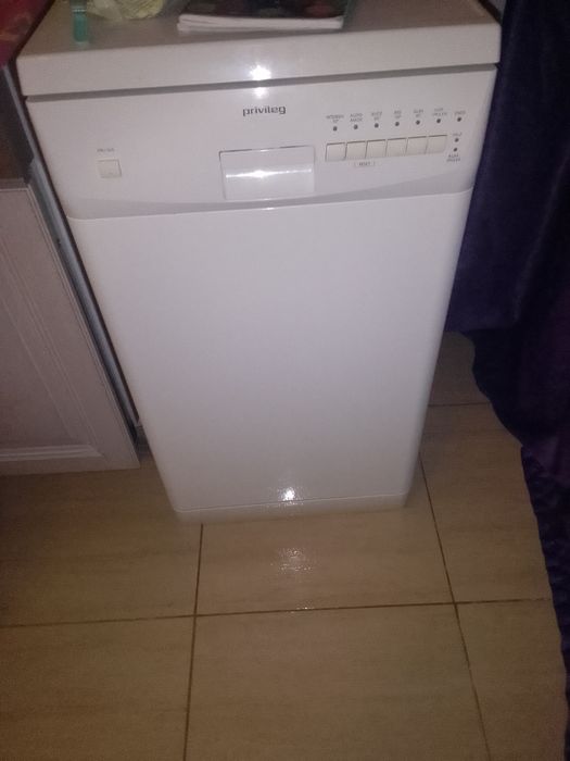 Vând mașină de spălat vase  ideală pentru un cadou