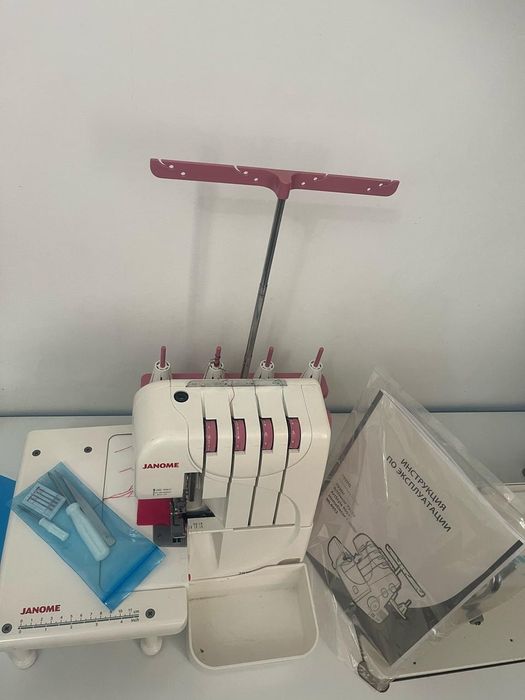 Оверлок JANOME почти новый