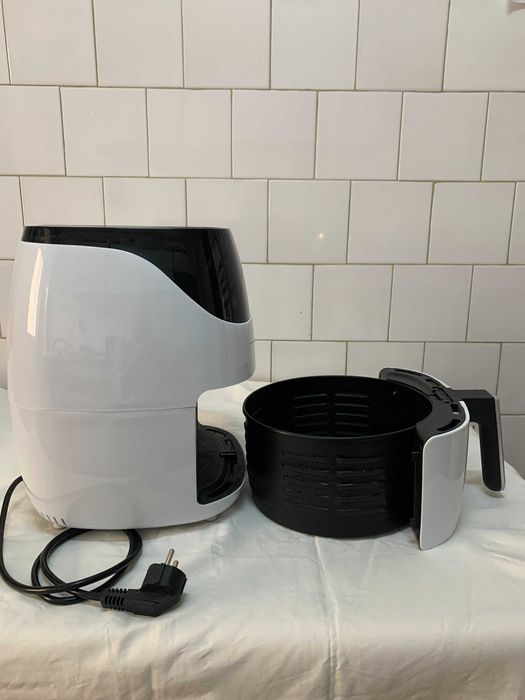 Friteuza cu aer cald in functiune