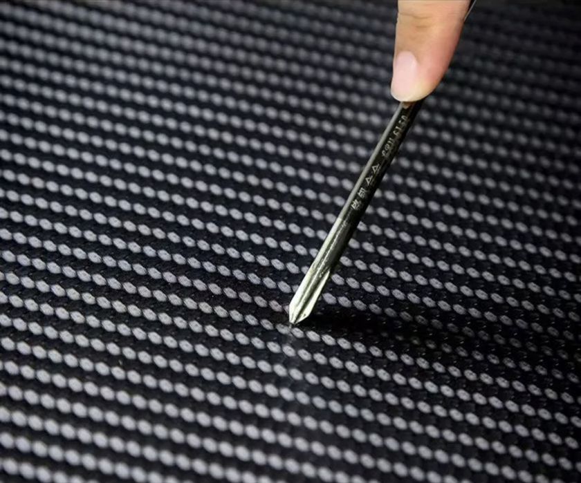 Tracker 2 avtomobiliga carbon