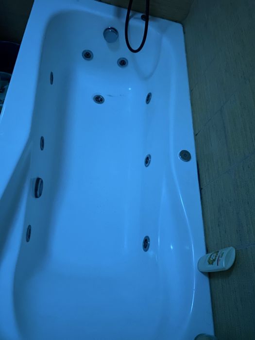Vand mobilier pentru baie