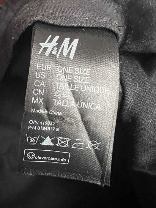 Sapca neagra, eleganta cu banda reglabila H&M