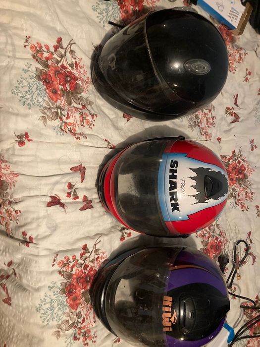 Căşti moto diferite mărimi