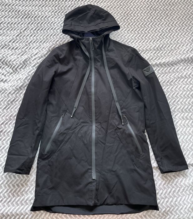 Продам куртку ветровку