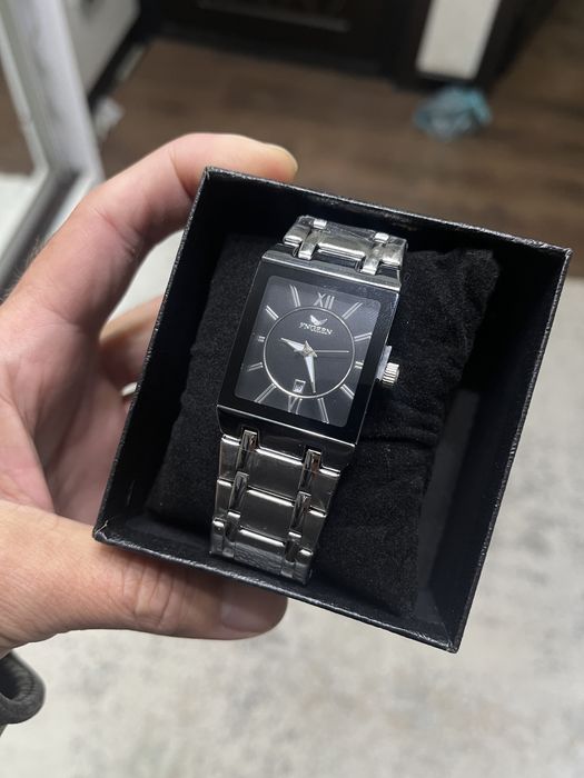 Продам часы новые