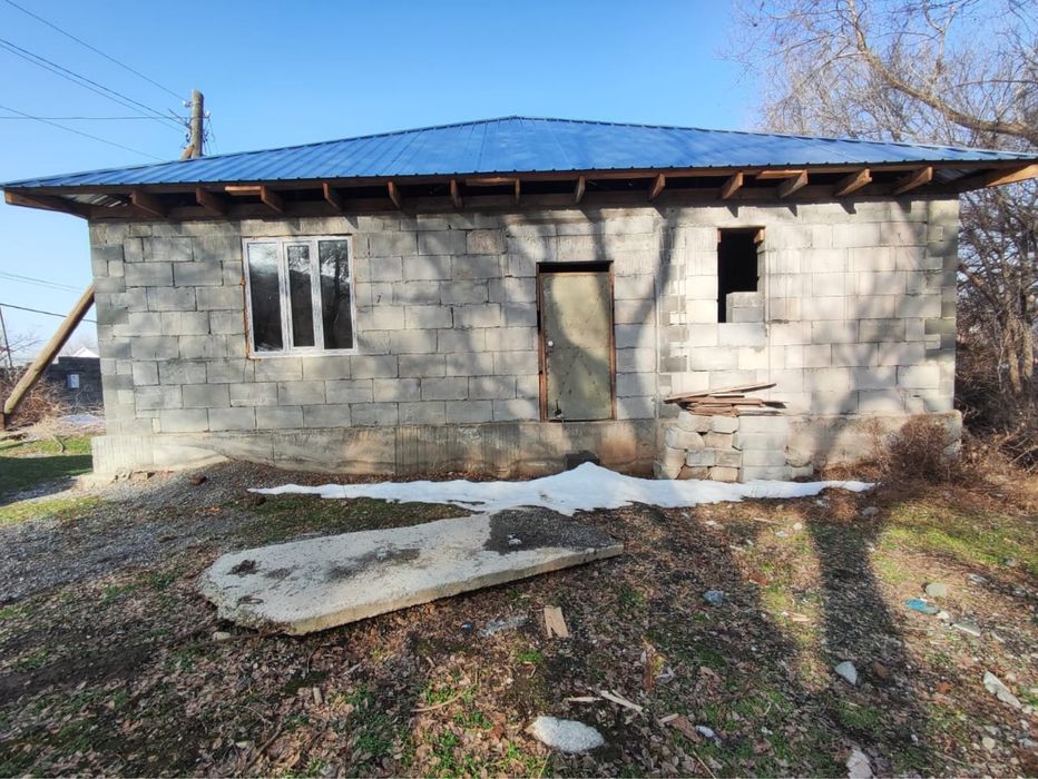 Продам недостроенный дом ,срочно