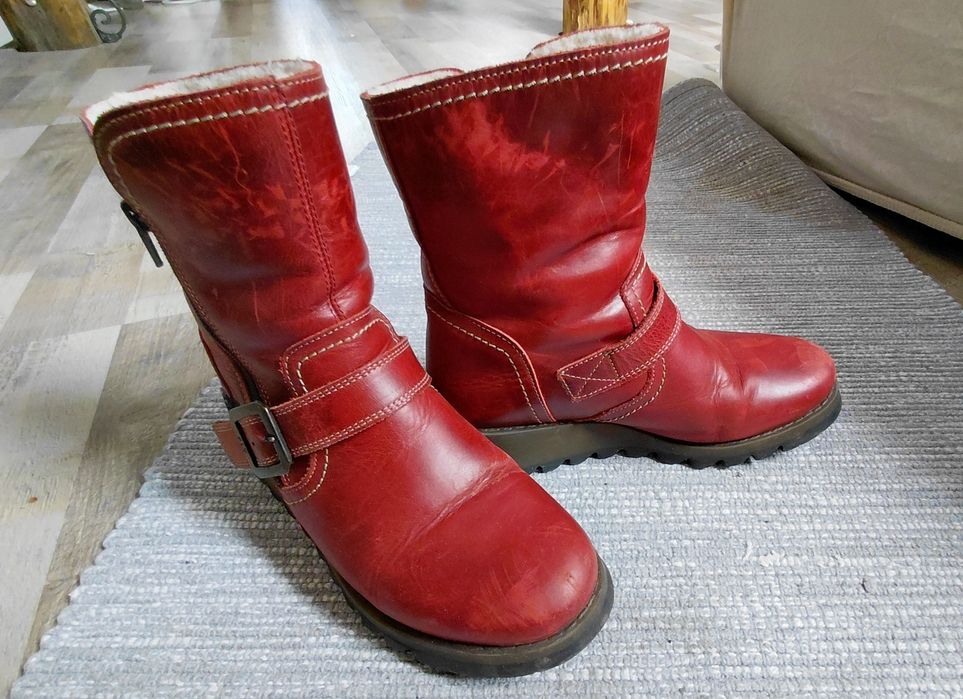 Se vând 3 perechi de cizme damă – mărimea 37