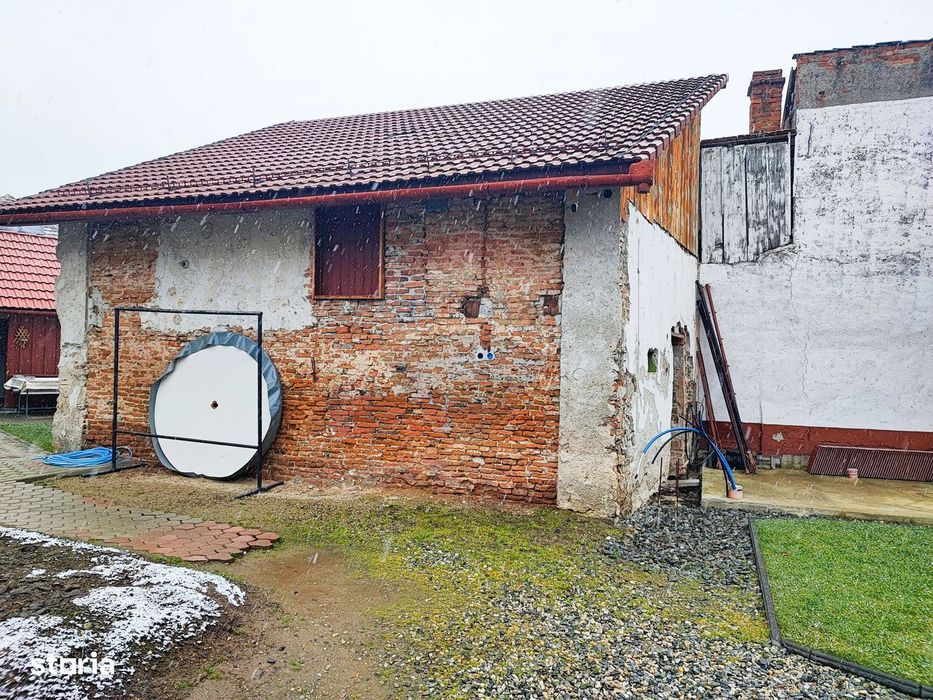 Casă / Vilă cu 3 camere de vânzare în zona Sud