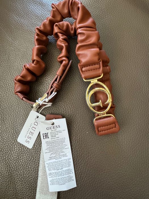 Дамски кожен колан Guess