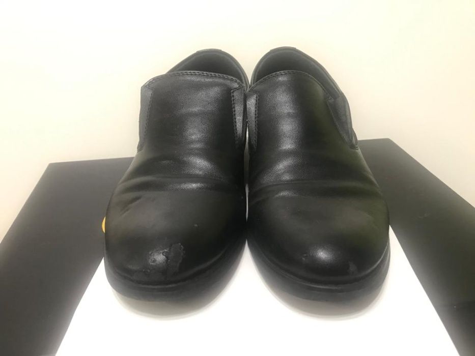 Продам ботинку для мальчиков Размер 36 ботинка