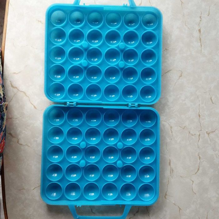 Утятница, флейка-переноска для яиц, кружки, банки для консервации.