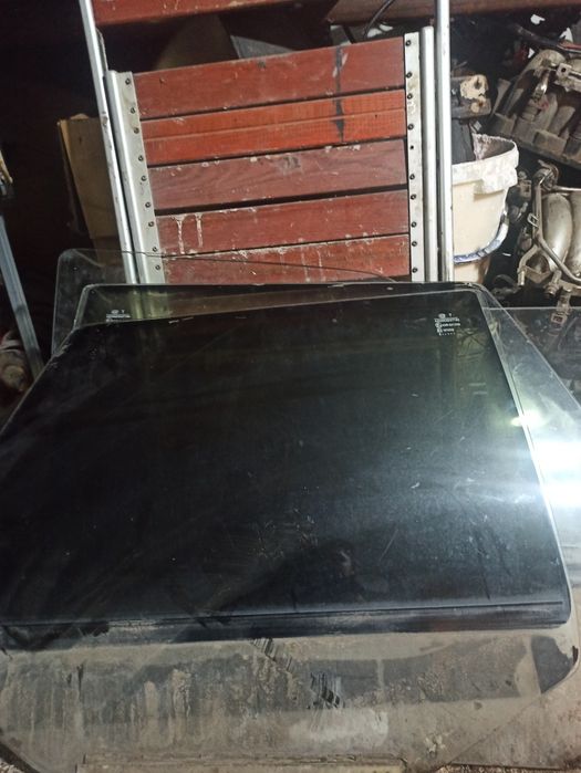 Стекло боковые 2114