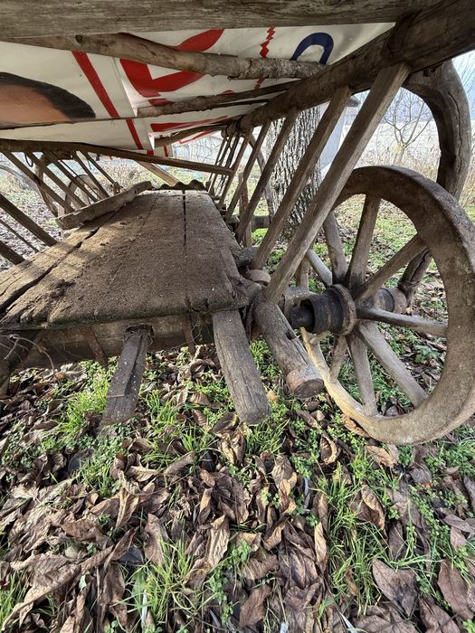 Car / caruță din lemn