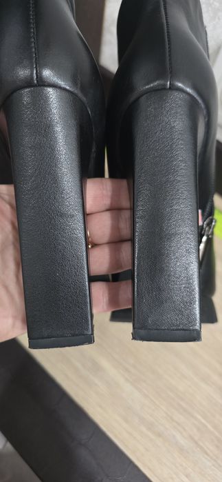 Продам ботинки весенние