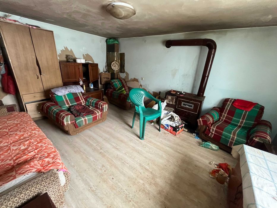 Продава къща в село Горно Черковище