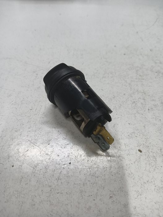 Priza 12 V (Fata) Nissan Qashqai / Qashqai +2 I J10, Jj10 2006 - 2014