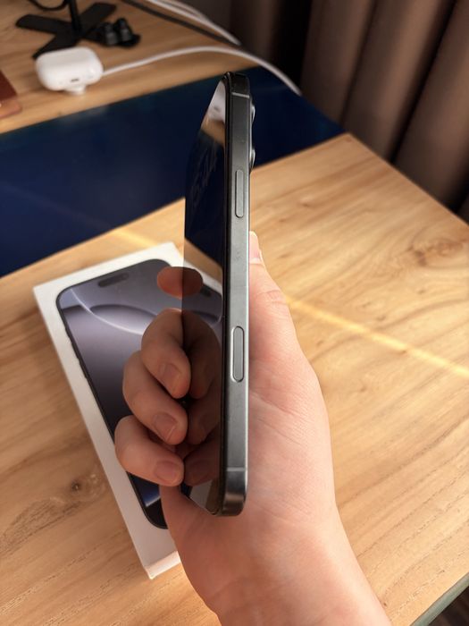 Apple iphone 16 pro max 512gb esim 93%