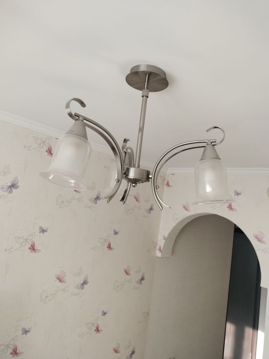 Продам люстры в отл состоянии