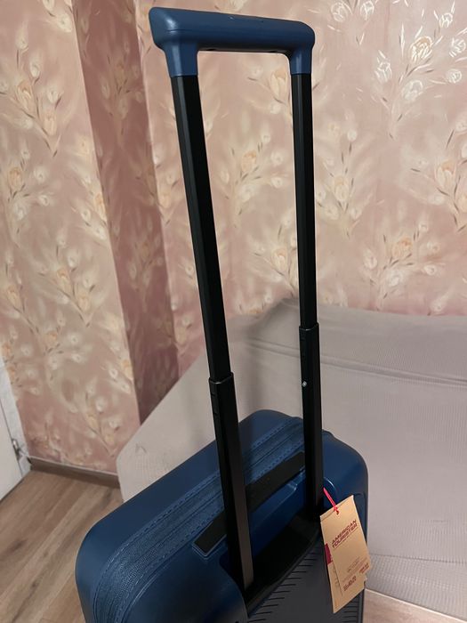 Куфар American Tourister DashPop Спинер 55см. с разширение Тъмно Син