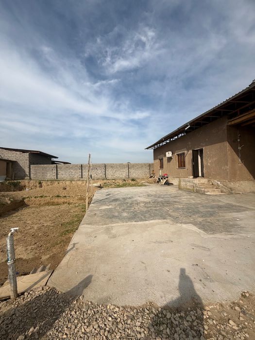 Hovli sotiladi Jizzax