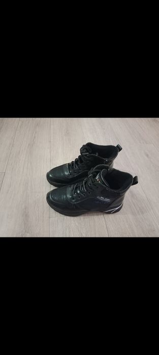 Кроссовки, весна, 35 р. Майкудук