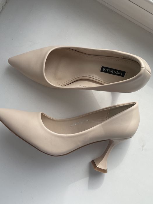 Продам женские туфли