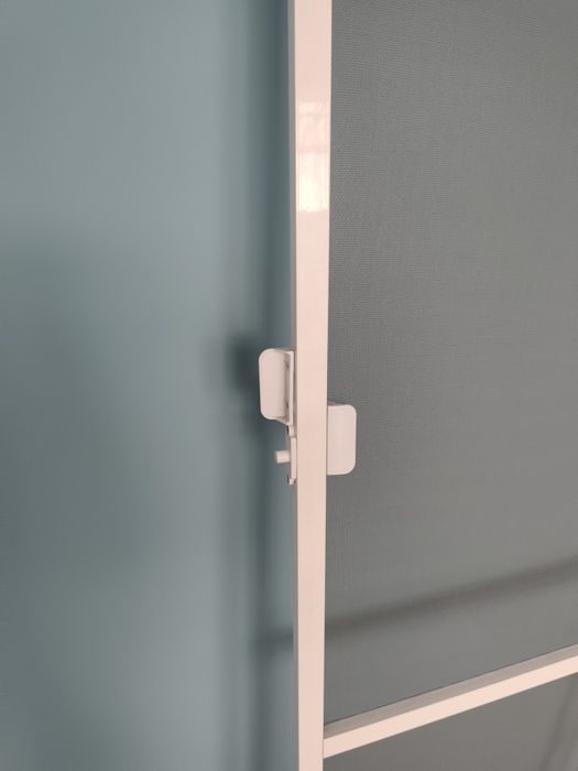 Комарник за балконска врата