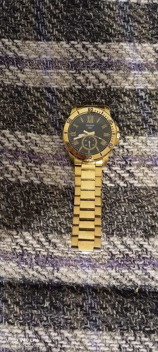 Продам часы mtp vd200L