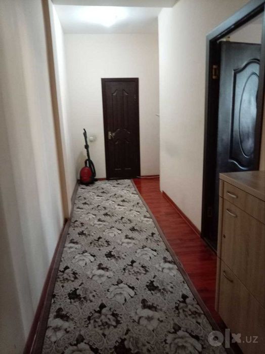 Parkent bozoriga yaqin joylashuvda 2/8/9 sotiladi