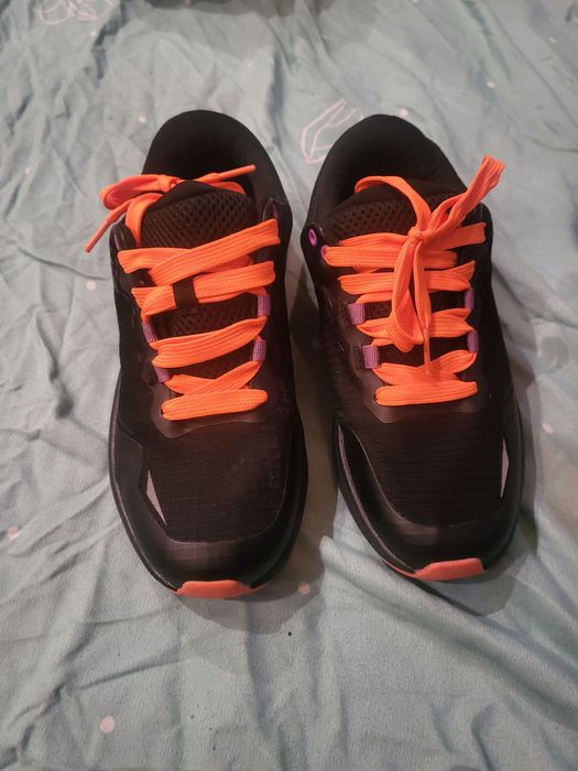 Дамски маратонки номер 38