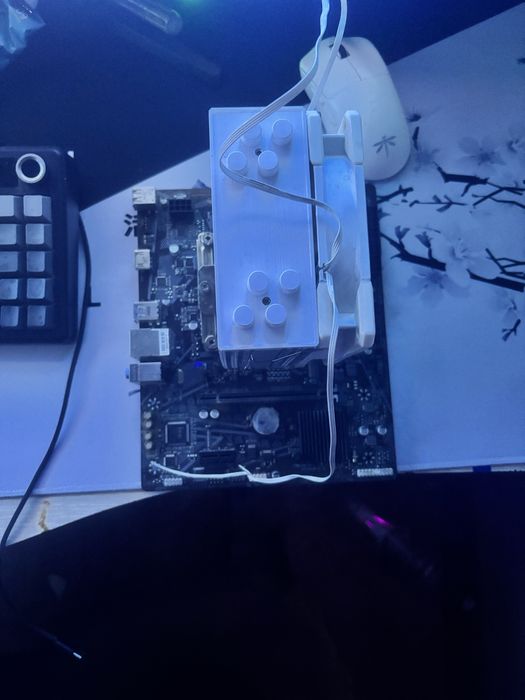 Продам мат-плату, кулер и процесор