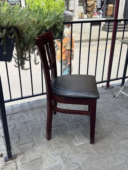 Дървени столове за заведение
