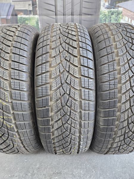 235/60/18 GOODYEAR 3бр